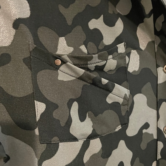 Nygard camouflage button-down. - Picture 5 of 5